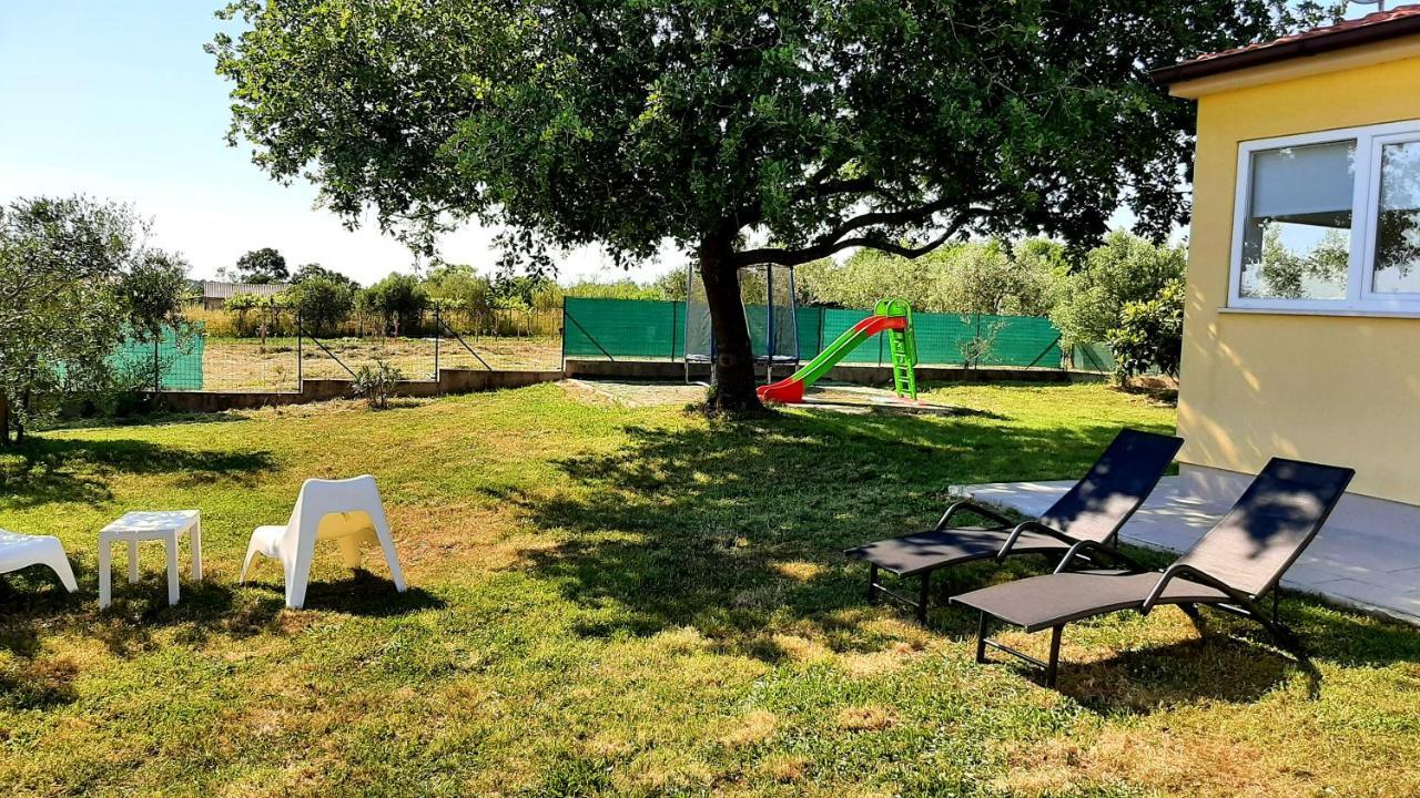 Holiday House Romi Pula Exterior photo